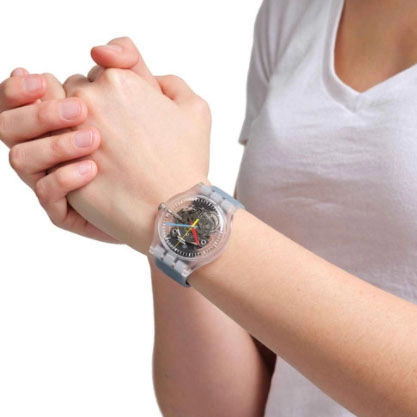 ΡΟΛΟΙ SWATCH  SUOK157 SWATCH Clearly Black Striped Grey Silicone Strap